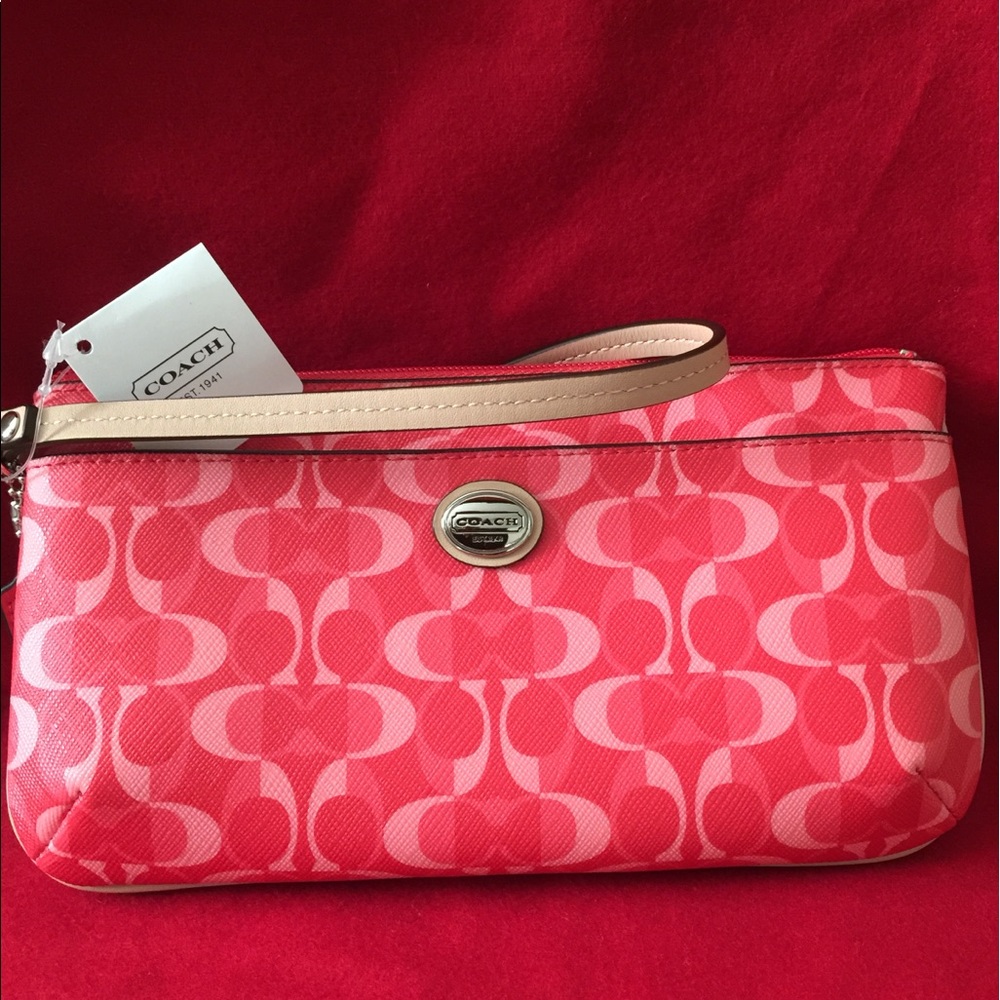 (F50590) Coach Grab N Go Leather Wristlet